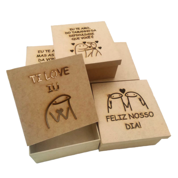 Caixa Bento Flork Presente Paixão Casal Desenhos Variados Meme em MDF 15x15x5
